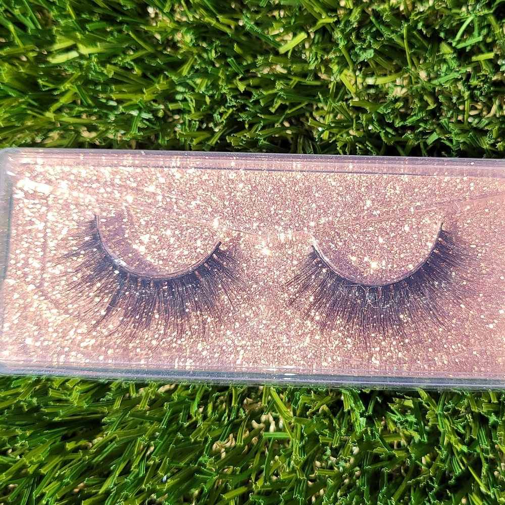 Eyelashes - Picture 3 of 7